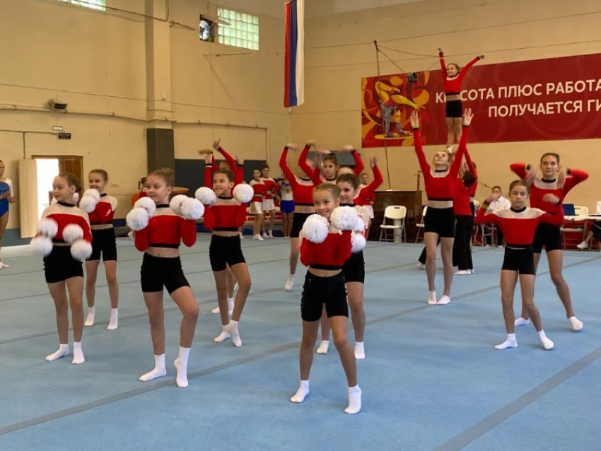 Соревнования по спортивной гимнастике стартовали в Волжском