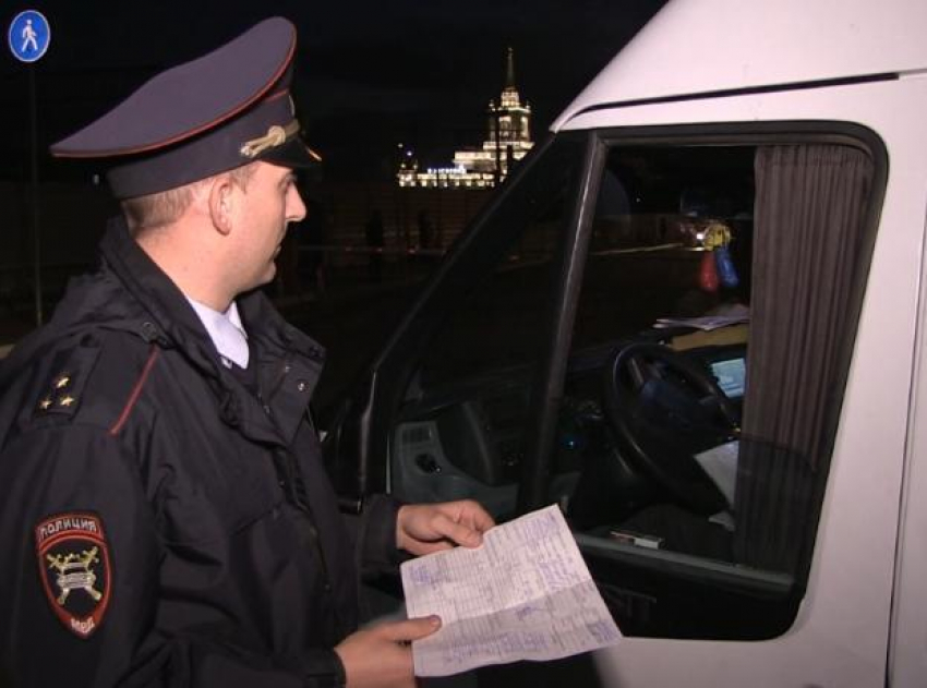 Волгоградские полицейские сняли автобус «Волжский-Махачкала» с маршрута