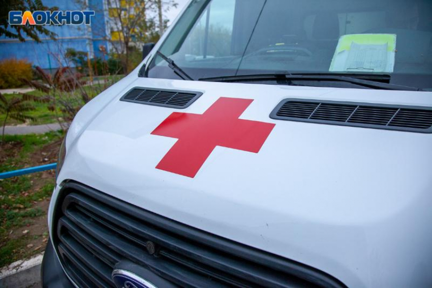 4 человека в больнице: на перекрестке в Волжском произошла страшная авария