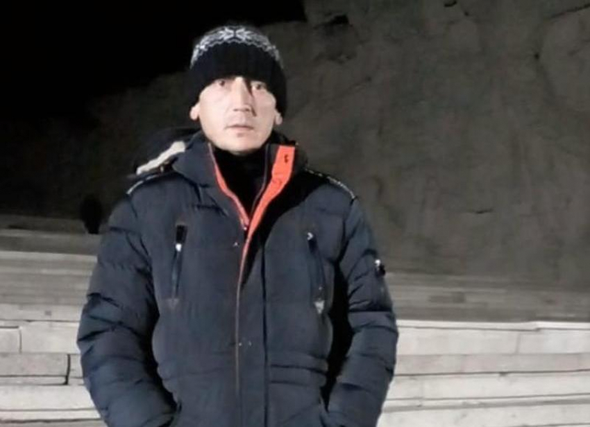 Мужчина в желтой куртке без вести пропал в Волгограде