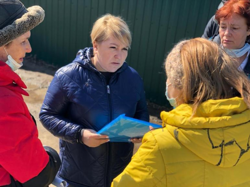 Ирина Гусева провела встречу с жителями СНТ из Волжского