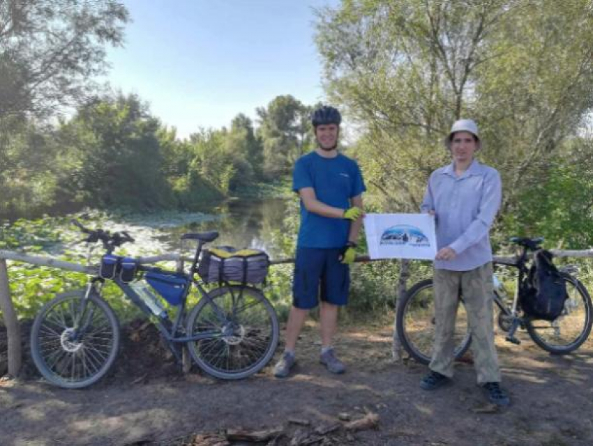 Волжанин за один день проехал на велосипеде Волго-Ахтубинскую пойму 