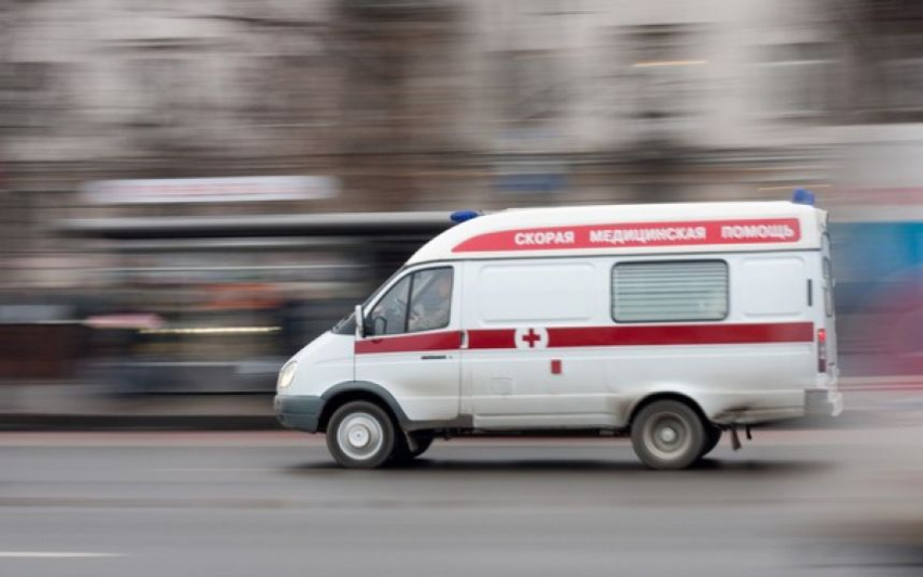 4 человека пострадали в результате тройного ДТП на юге Волгограда