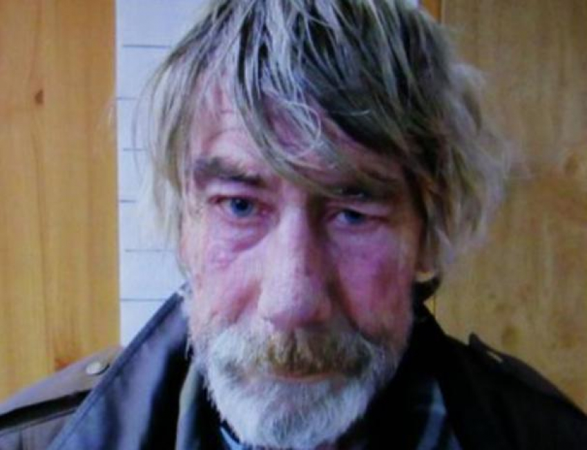 Бородатый мужчина с родинкой на спине сбежал из спецприемника в Волжском  и пропал
