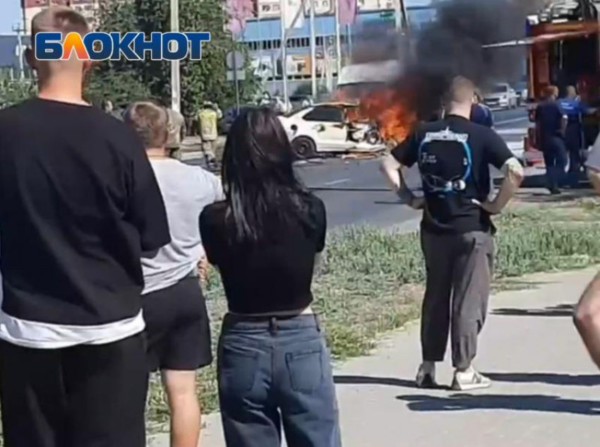 Авария, пожар и перекрытая дорога: всё о ЧП у «Добростроя» в Волжском