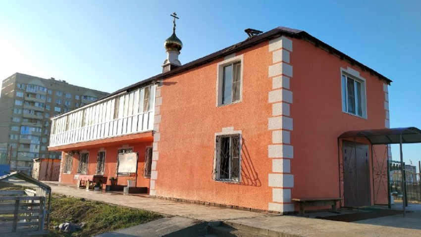 В Волжском освятили закладной камень будущей церкви в новой части города