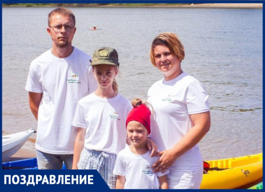 3 года со дня создания экологического проекта «Сдай бумагу — накорми собаку» в Волжском