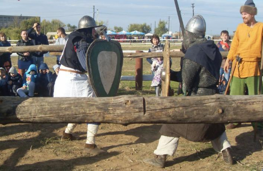 Профессиональные бои на мечах устроят в парке «Волжский"