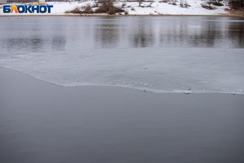 Трагедия на Волгоградском затоне: мужчина погиб, выйдя на тонкий лед в Крещенский сочельник