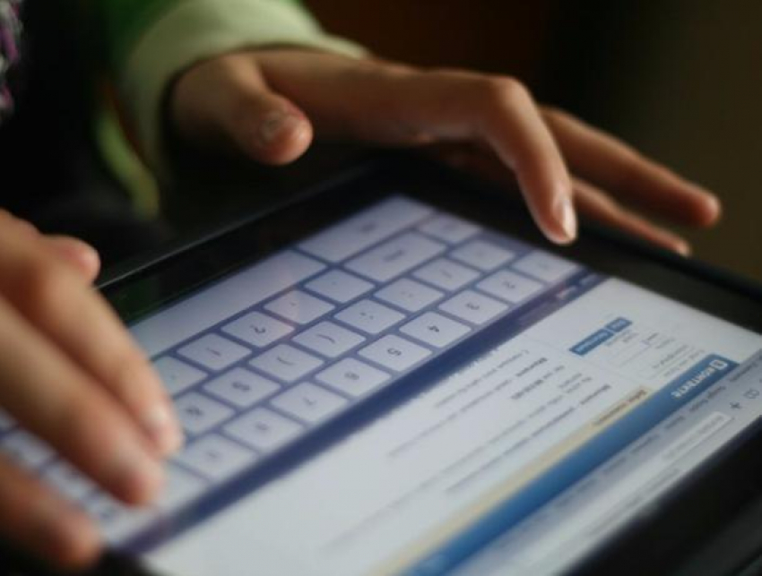 26-летний волжанин соблазнял ВКонтакте 12-летнюю девочку, пока жена была на работе