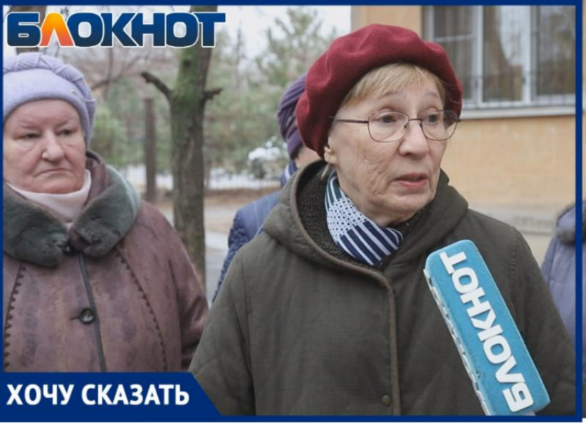  «Мы живем в нормальном «живом» туалете», - волжанка рассказала о проблеме подъезда   