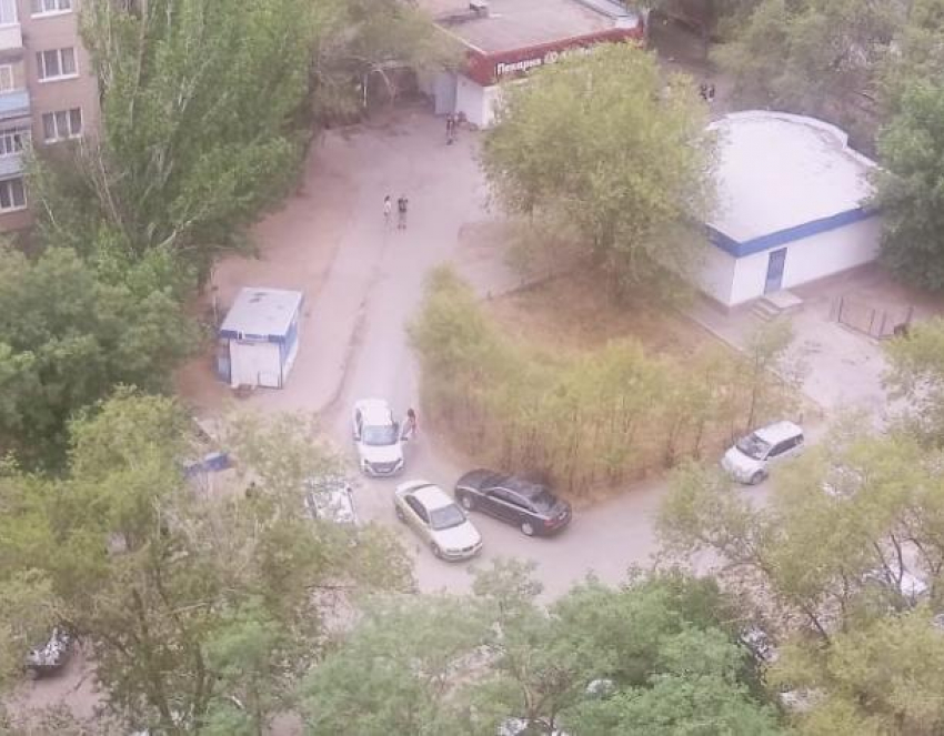 У людей нет мозгов, - волжанин о парковке