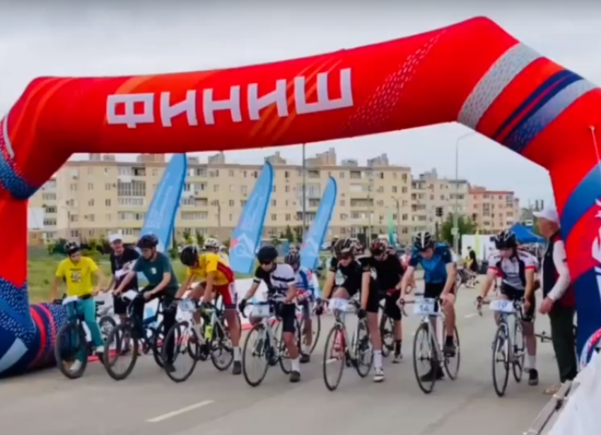 Волжский отметил Всемирный день велосипедиста велозаездами