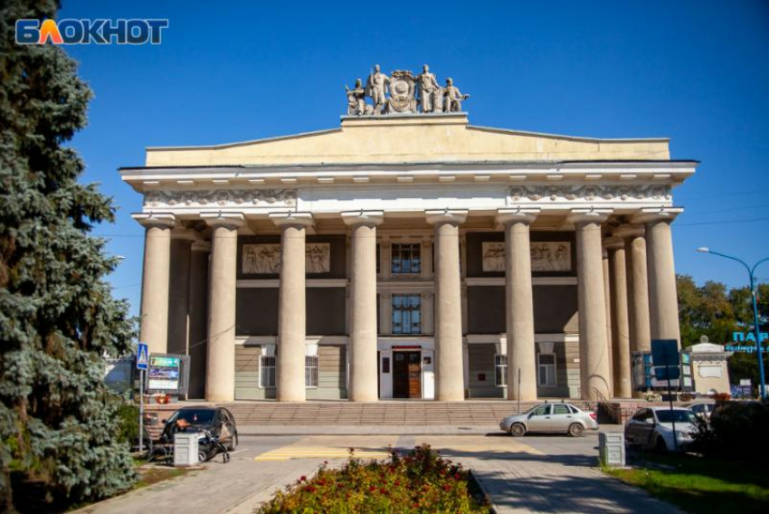 В Волжском закрывают дома культуры по постановлению губернатора Бочарова: вход по QR-коду