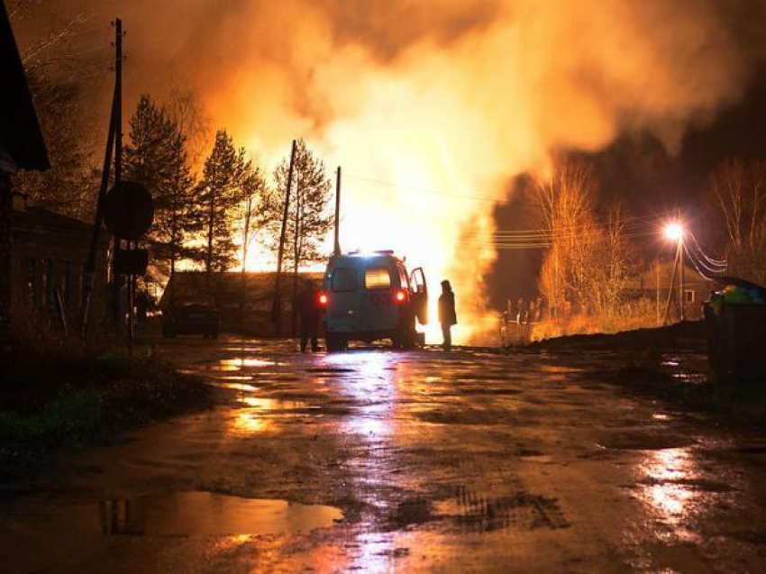 Под Волгоградом в пожаре погиб водитель фуры