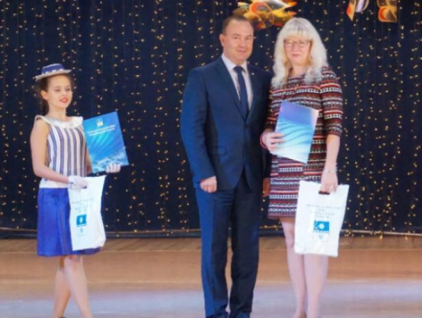 В Волжском чествовали лучших педагогов города