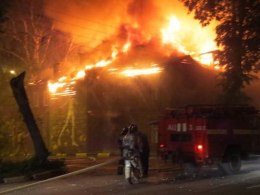 Волжане перегрели баню и чуть не сгорели в пожаре