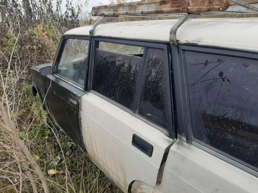 Угнанную в Волжском «четверку» нашли на острове Зеленый 