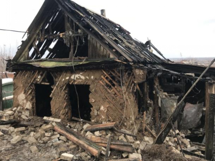 В собственном доме заживо сгорели двое волгоградцев