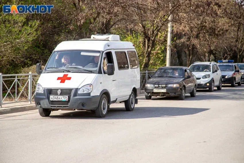 В результате аварии близ Волжского госпитализировали человека