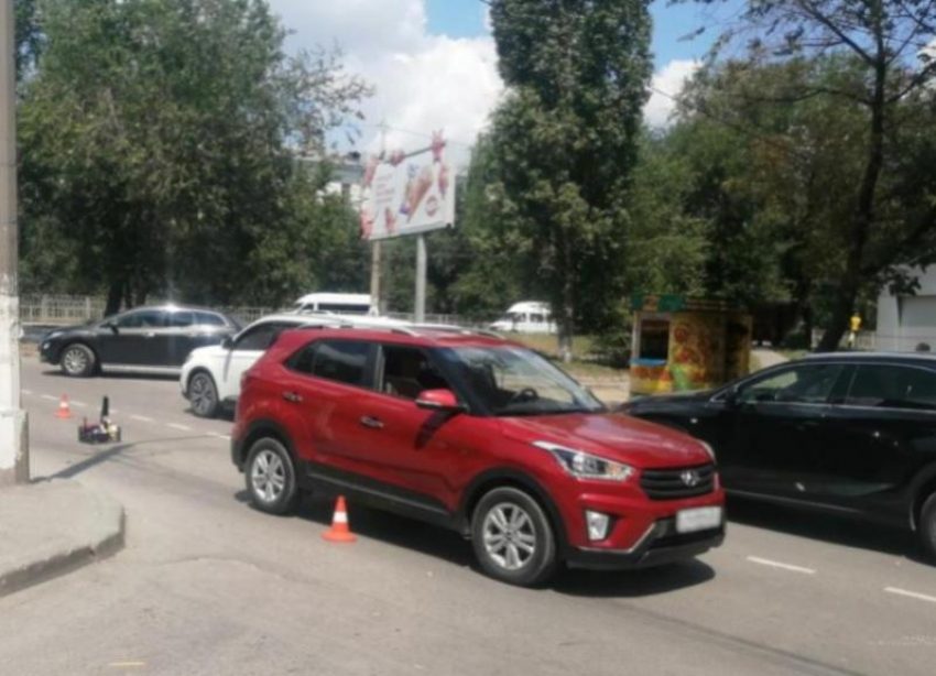 12-летний подросток попал под колеса иномарки в Волгограде