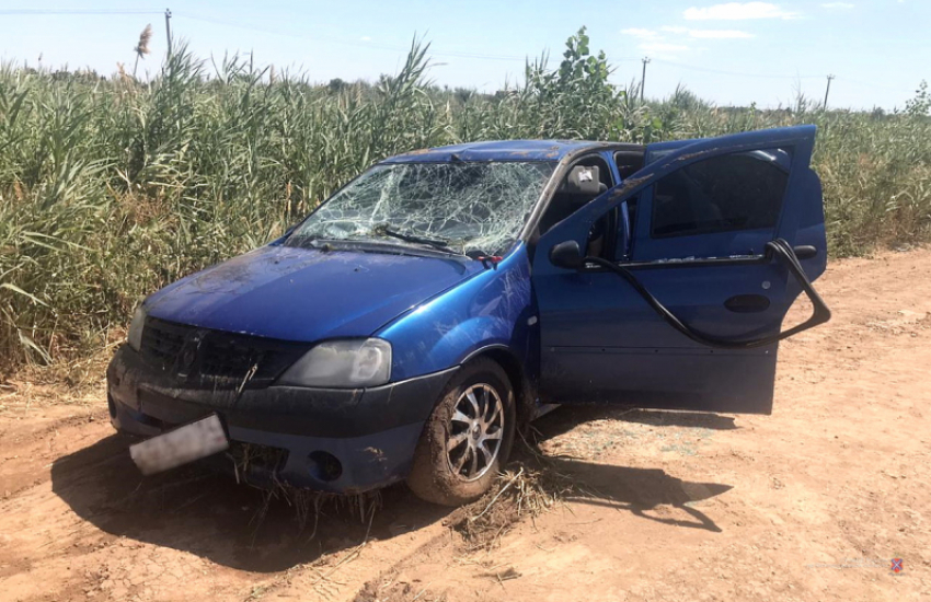 Пять человек утонули в автомобиле под Волжским