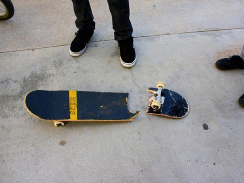 Волжанин сломал скейтборд подростка и вызвал полицию