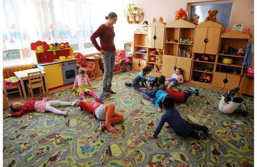 4-летняя девочка сбежала из детского сада на юге Волгограда