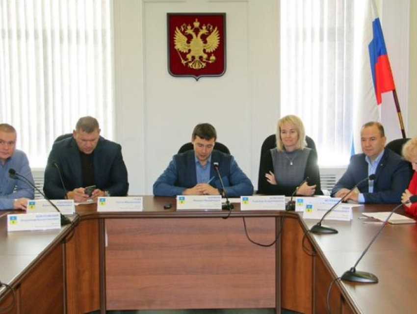 На заседании депутатам напомнили о давних проблемах в сфере физической культуры Волжского