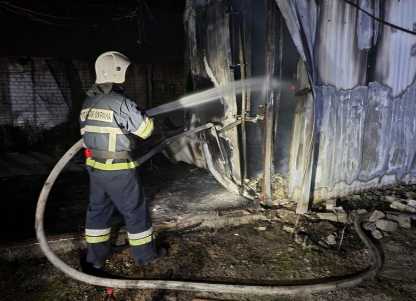 Торговый павильон сгорел дотла в Волгограде: подробности ЧП