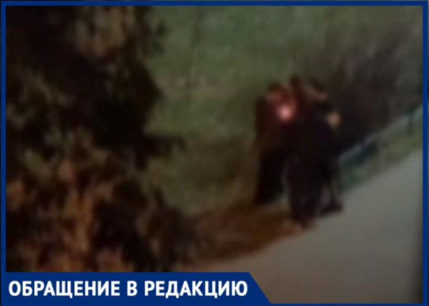 Петарды и мат: подростки в Волжском устроили хаос у детсада и жилых домов, пугая детей и взрослых