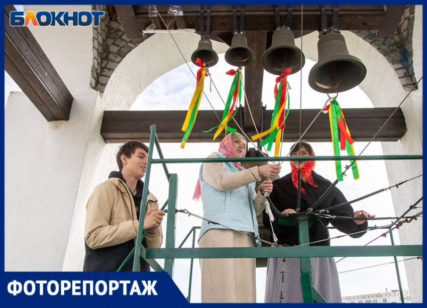 «На пасхальную неделю кто не звонарь?»: жители Волжского могут подняться на колокольню храма Серафима Саровского