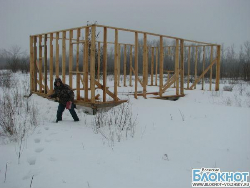 В Волго-Ахтубинской пойме незаконно хотели возвести дом