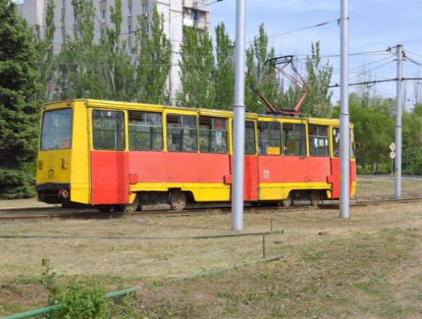Пассажиров трамвая в Волжском будут возить на автобусе