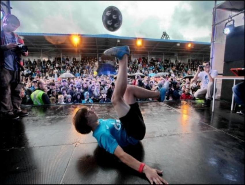 В Волжском лучший футбольный фристайлер получит iPhone X