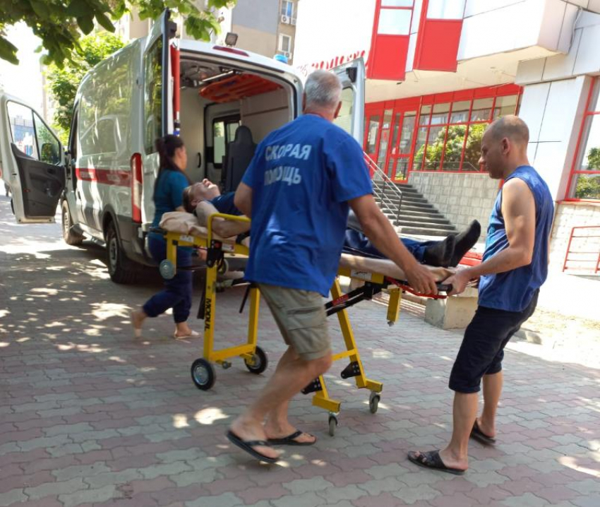 2 человека едва не погибли на улицах Волжского от удушливой жары