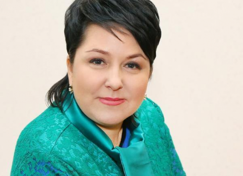 Ирина Гусева подарила билеты на концерт руководителям ТОСов и врачам