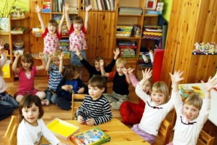 В Волгоградской области многодетным семьям могут вернуть льготы за детсад