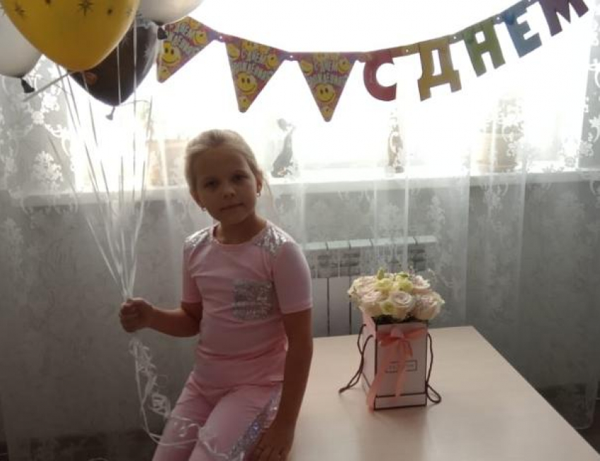 Волжанку Полину поздравили с девятилетием