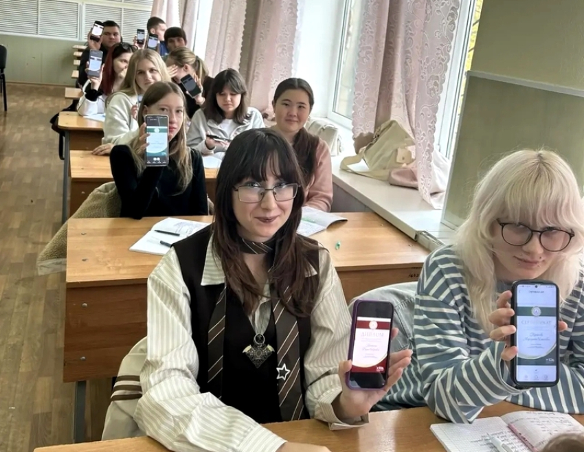 Более 500 школьников и студентов Волжского написали Всероссийский экономический диктант