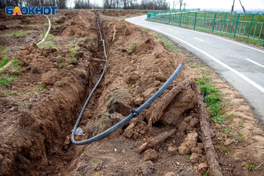 В Волжском на Шоссейной улице начали благоустройство тротуара