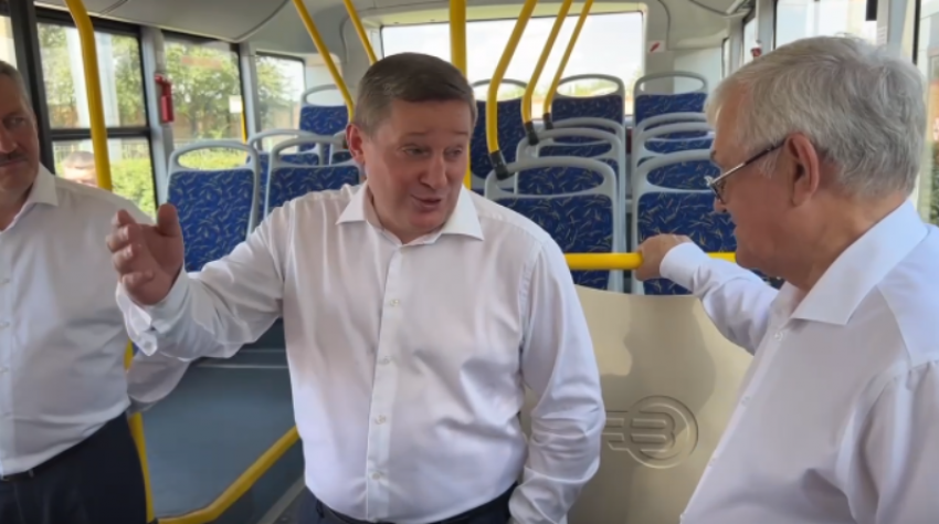 Бочаров отчихвостил «Волгабас» за автобусы без кондиционеров: видео 