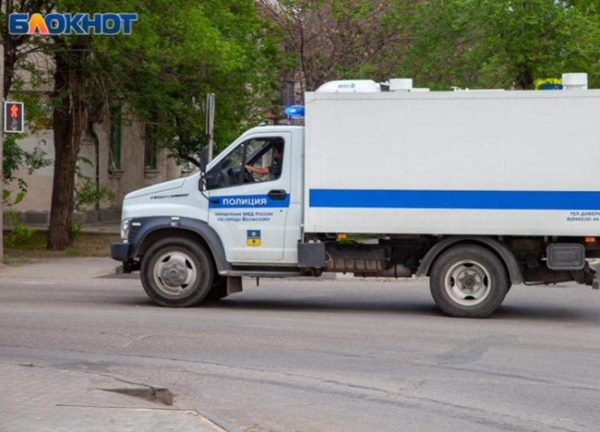 Знакомство в караоке привело к грабежу в Волгограде: мужчину «обнес» новый приятель