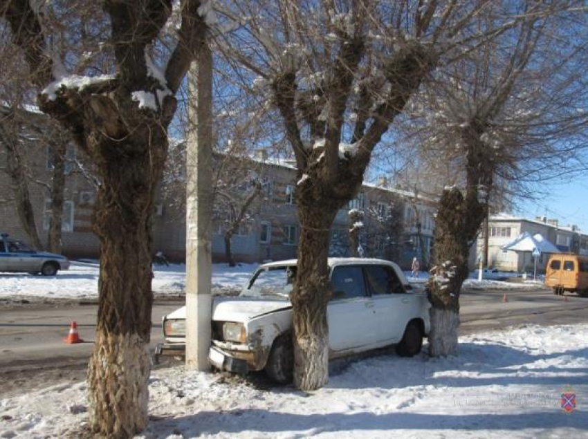 Молодая пассажирка ВАЗа пострадала в ДТП под Волжским