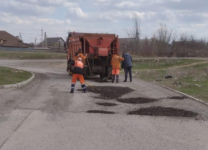 «Убили миллиарды»: волжанин возмущен ремонтом дороги в городе