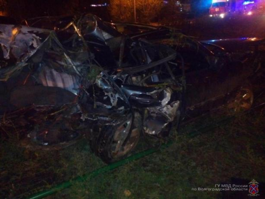 Молодой пассажир иномарки скончался на месте ДТП в Волжском