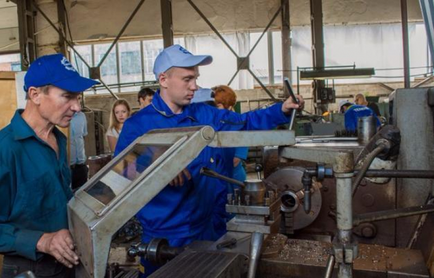 Волжским студентам помогут определиться с будущей профессией