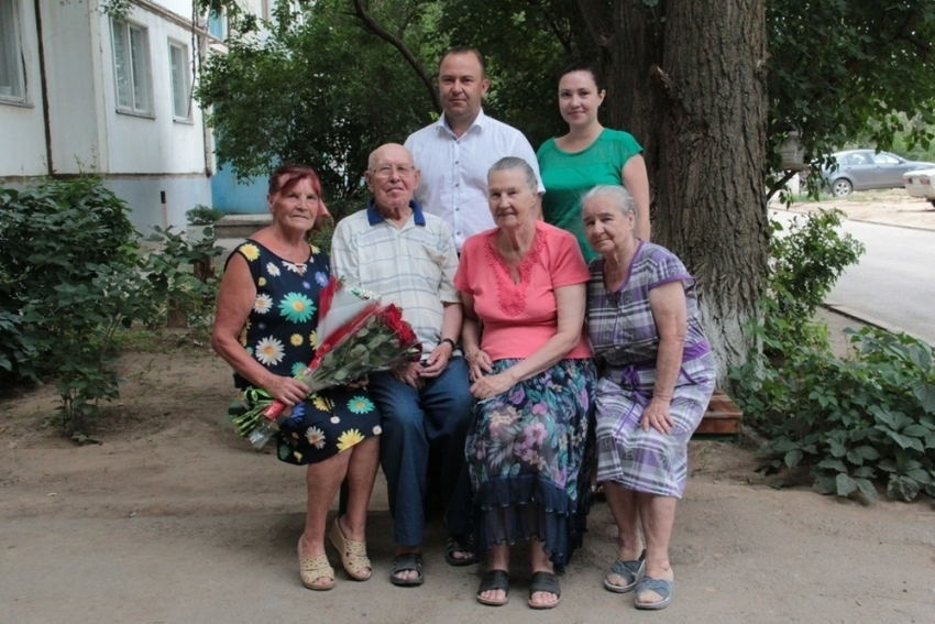 Житель Волжского Петр Степанович Кремлев отметил вековой юбилей