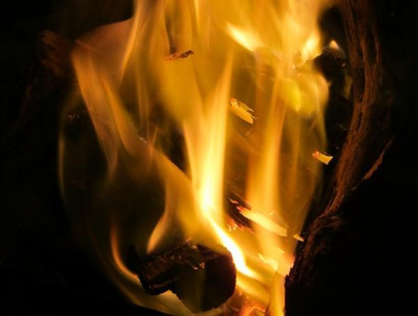 В первую ночь октября в Волжском случился пожар