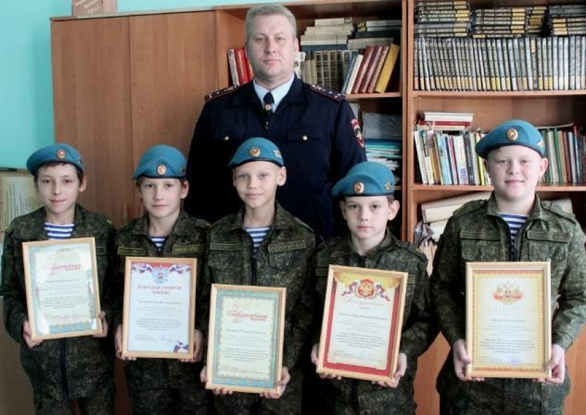 Одиннадцатилетние кадеты кинулись навстречу преступнику в Волжском